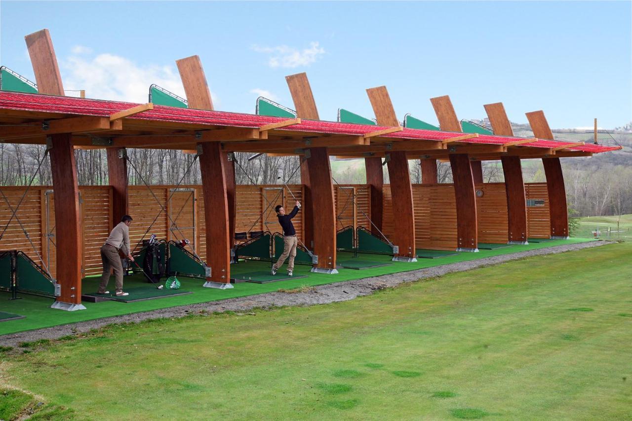 Отель Golf Valcurone Momperone Экстерьер фото