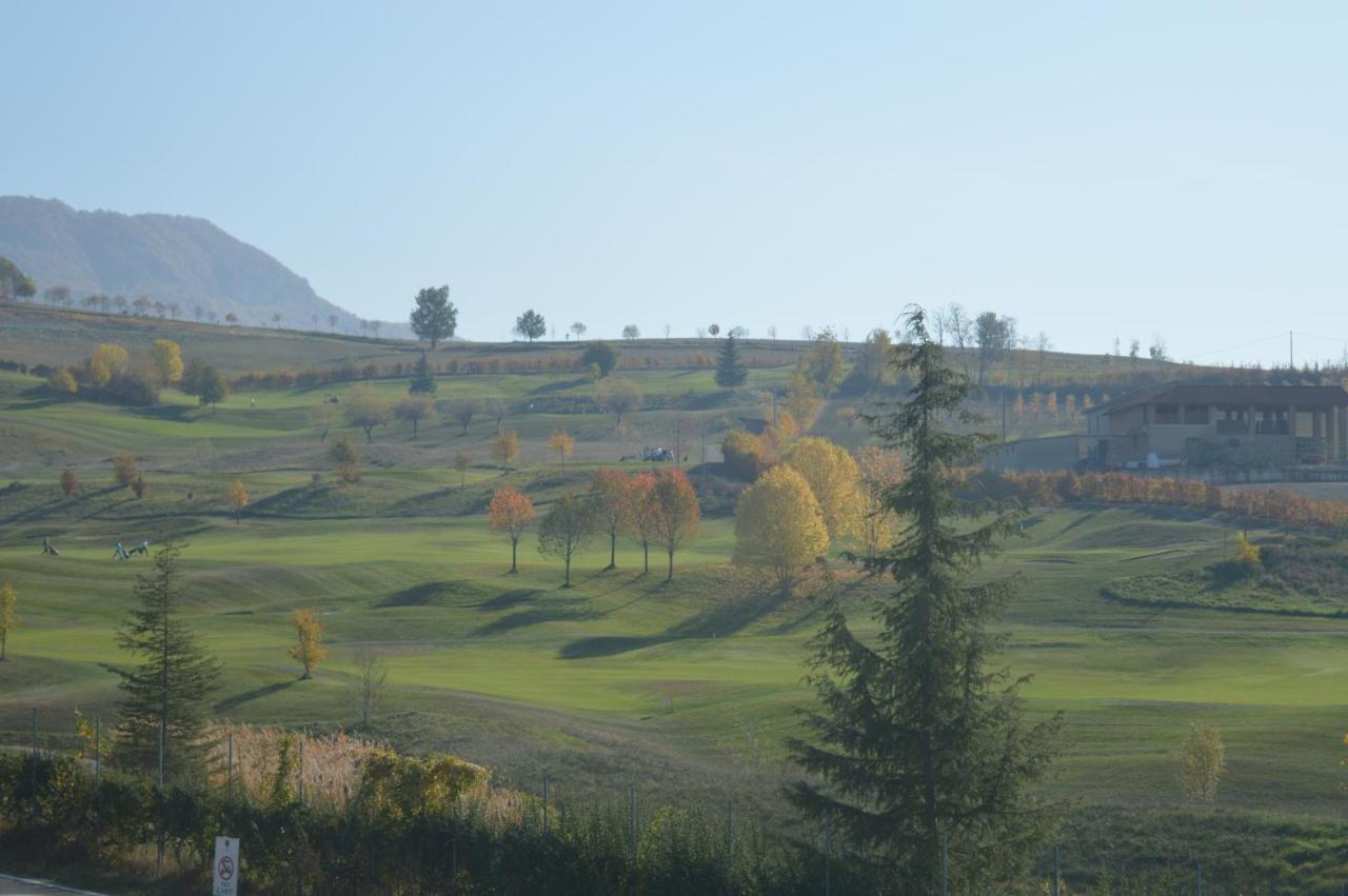 Отель Golf Valcurone Momperone Экстерьер фото